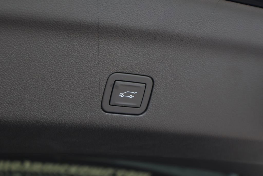 New 2026 GMC Yukon XL Elevation w/ Elevation Premium Package AWD/4WD image 9