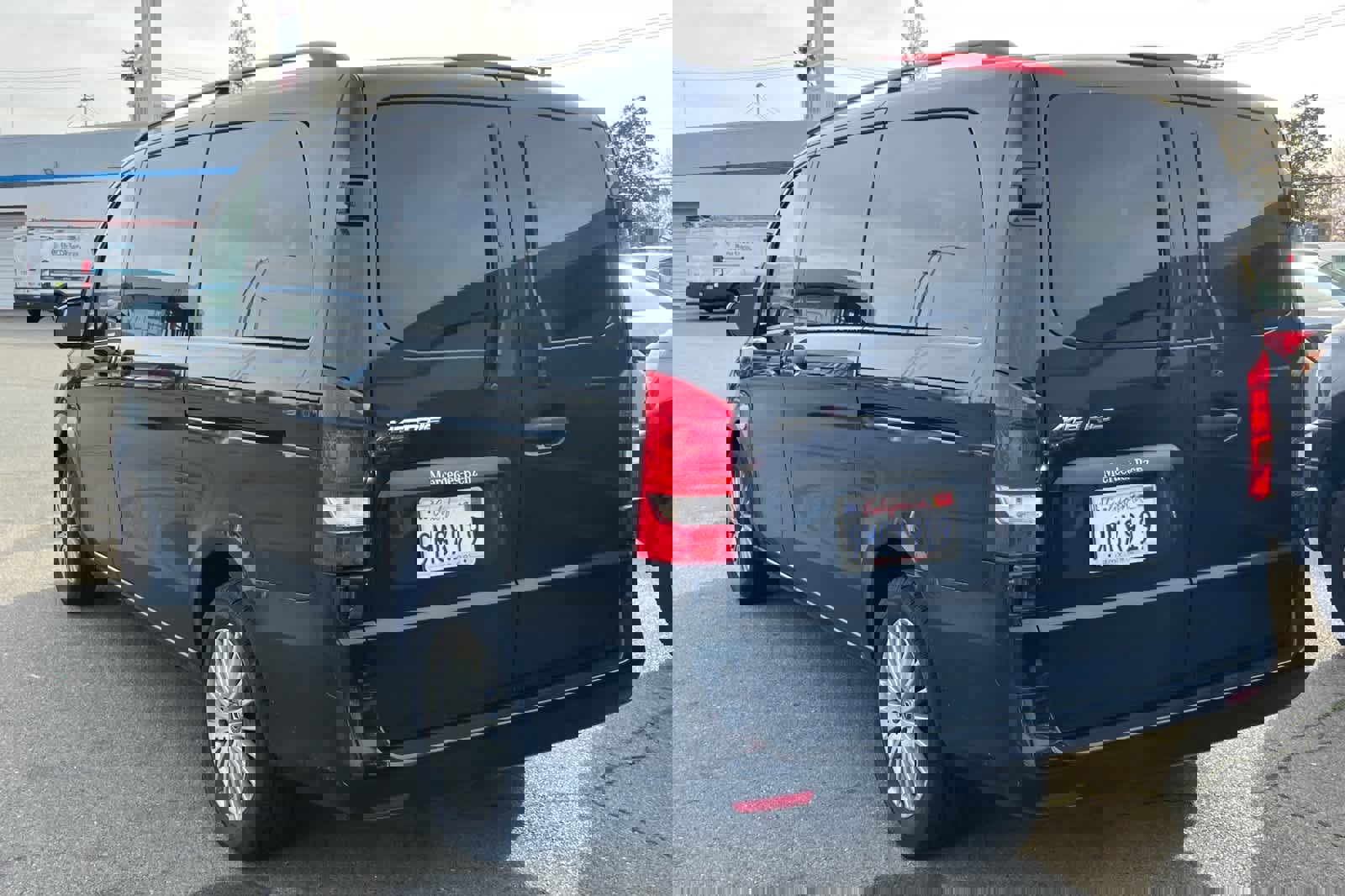 Used 2018 Mercedes-Benz Metris Passenger image 4