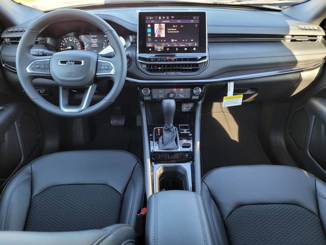 New 2026 Jeep Compass Latitude image 11