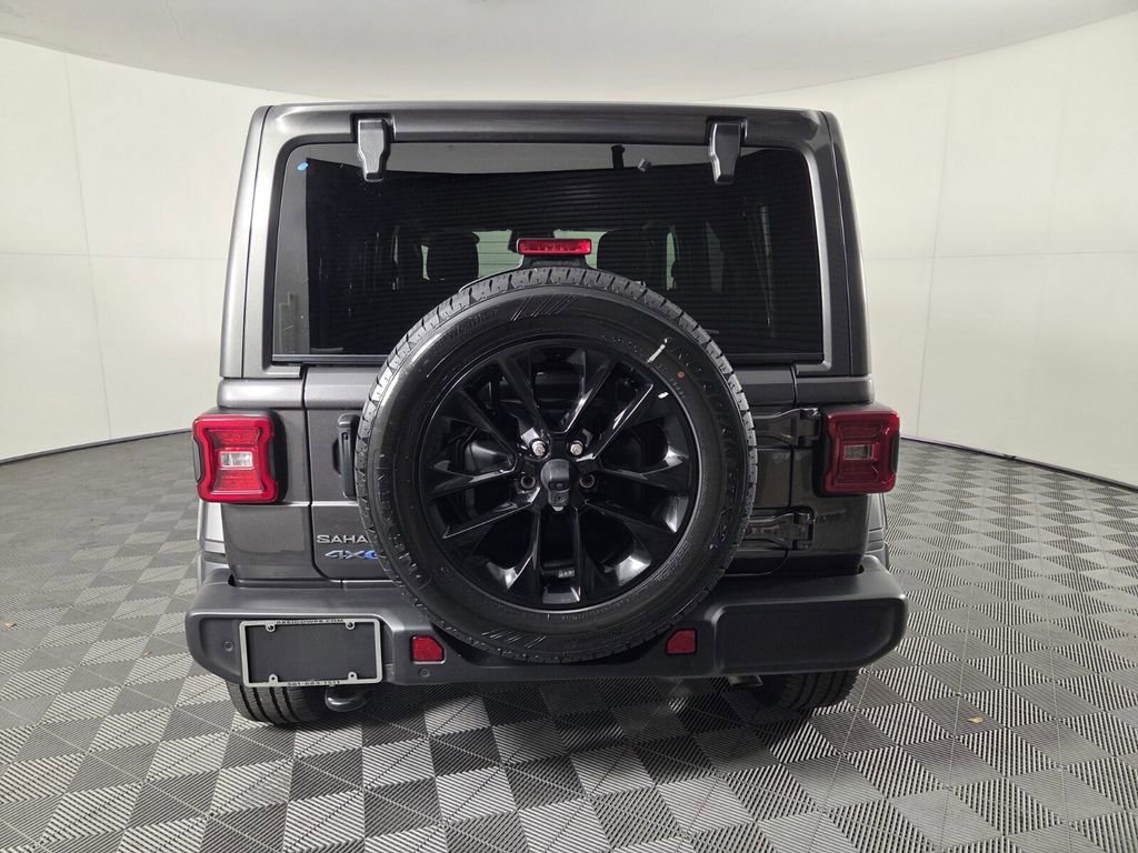 Certified 2025 Jeep Wrangler Sahara w/ Safety Group image 8