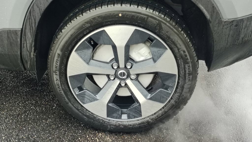 New 2026 Volvo XC40 B5 Plus w/ Protection Package Premier image 28