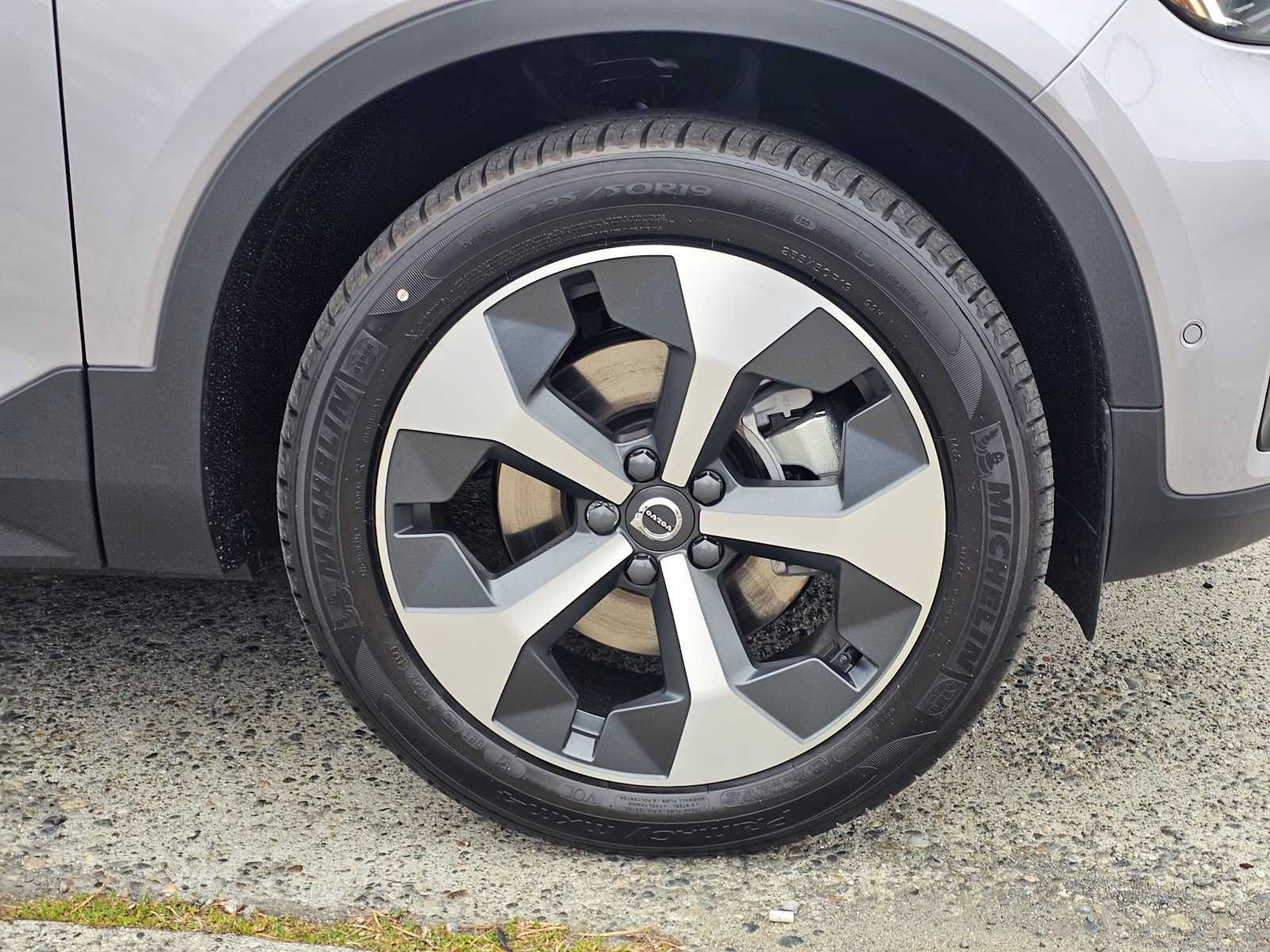 New 2026 Volvo XC40 B5 Plus w/ Protection Package Premier AWD/4WD image 9