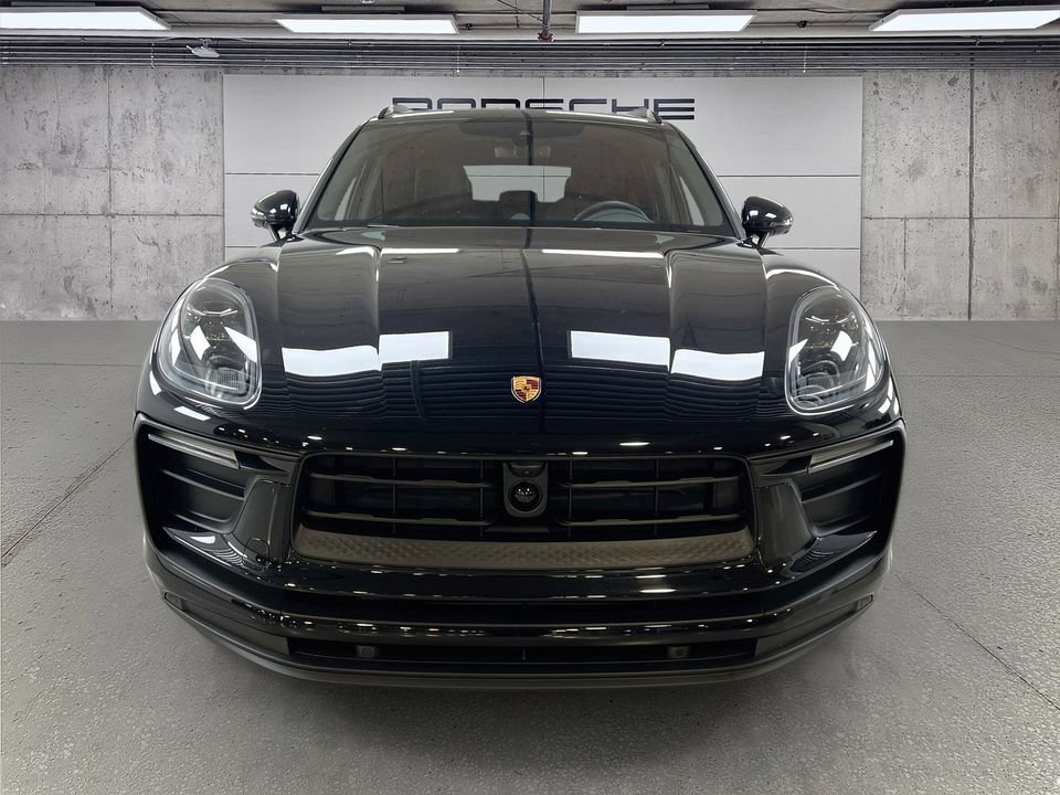 Certified 2026 Porsche Macan AWD/4WD image 6