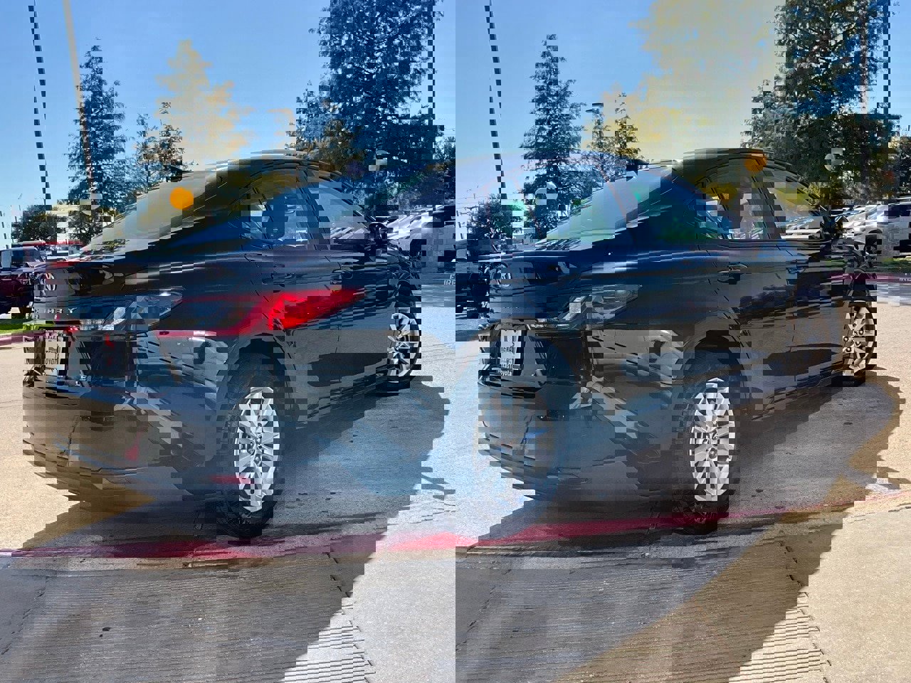 Used 2025 Toyota Camry LE image 6