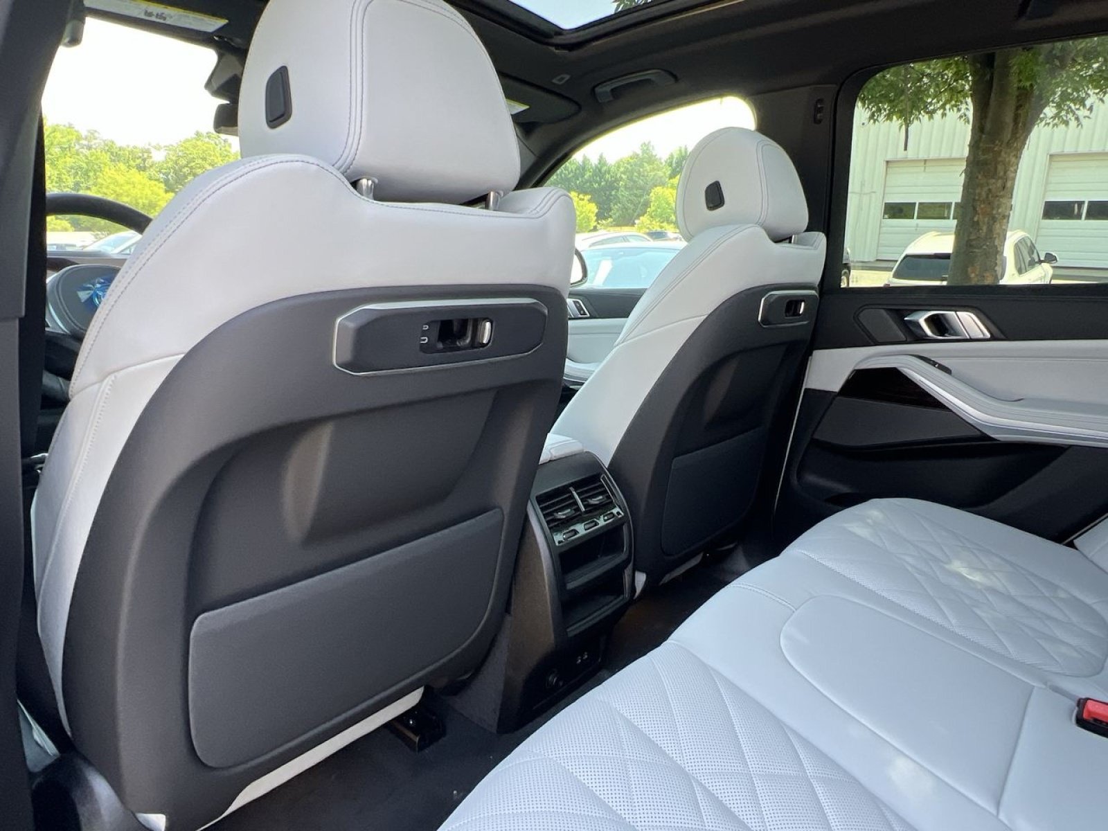 Certified 2026 BMW X5 xDrive50e w/ M Sport Package AWD/4WD image 23