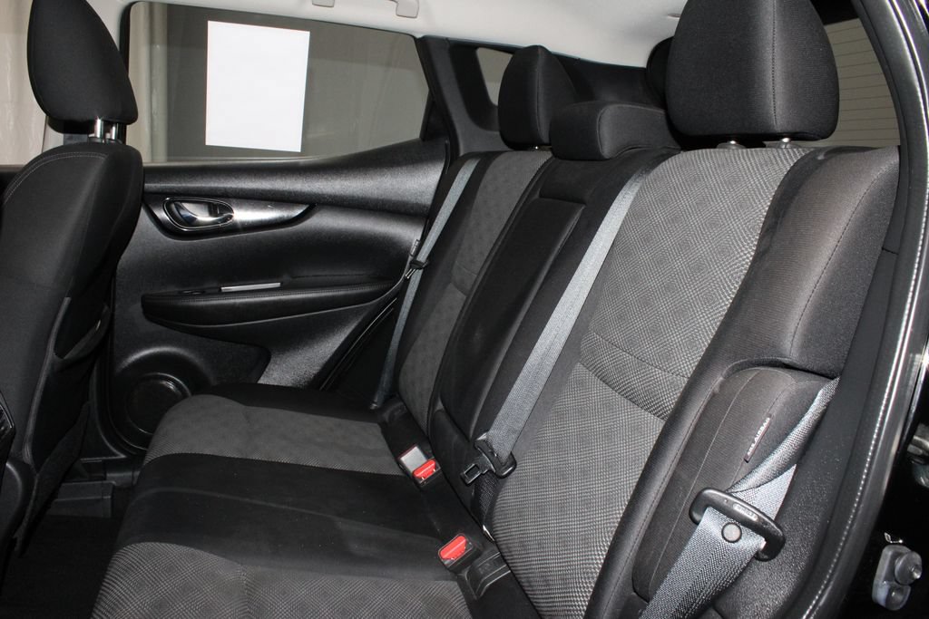 Certified 2022 Nissan Rogue Sport SV AWD/4WD image 21