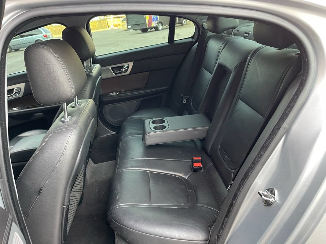 Used 2013 Jaguar XF 3.0 AWD/4WD image 33