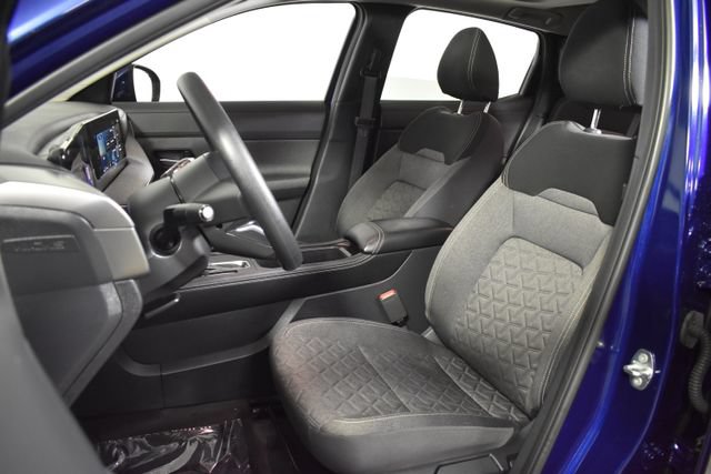Used 2025 Nissan Kicks SV w/ SV Premium Package AWD/4WD image 9