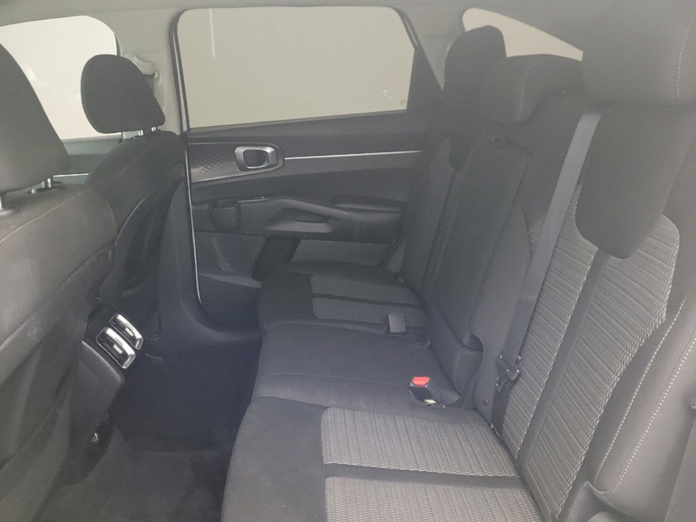 Used 2021 Kia Sorento LX FWD image 18