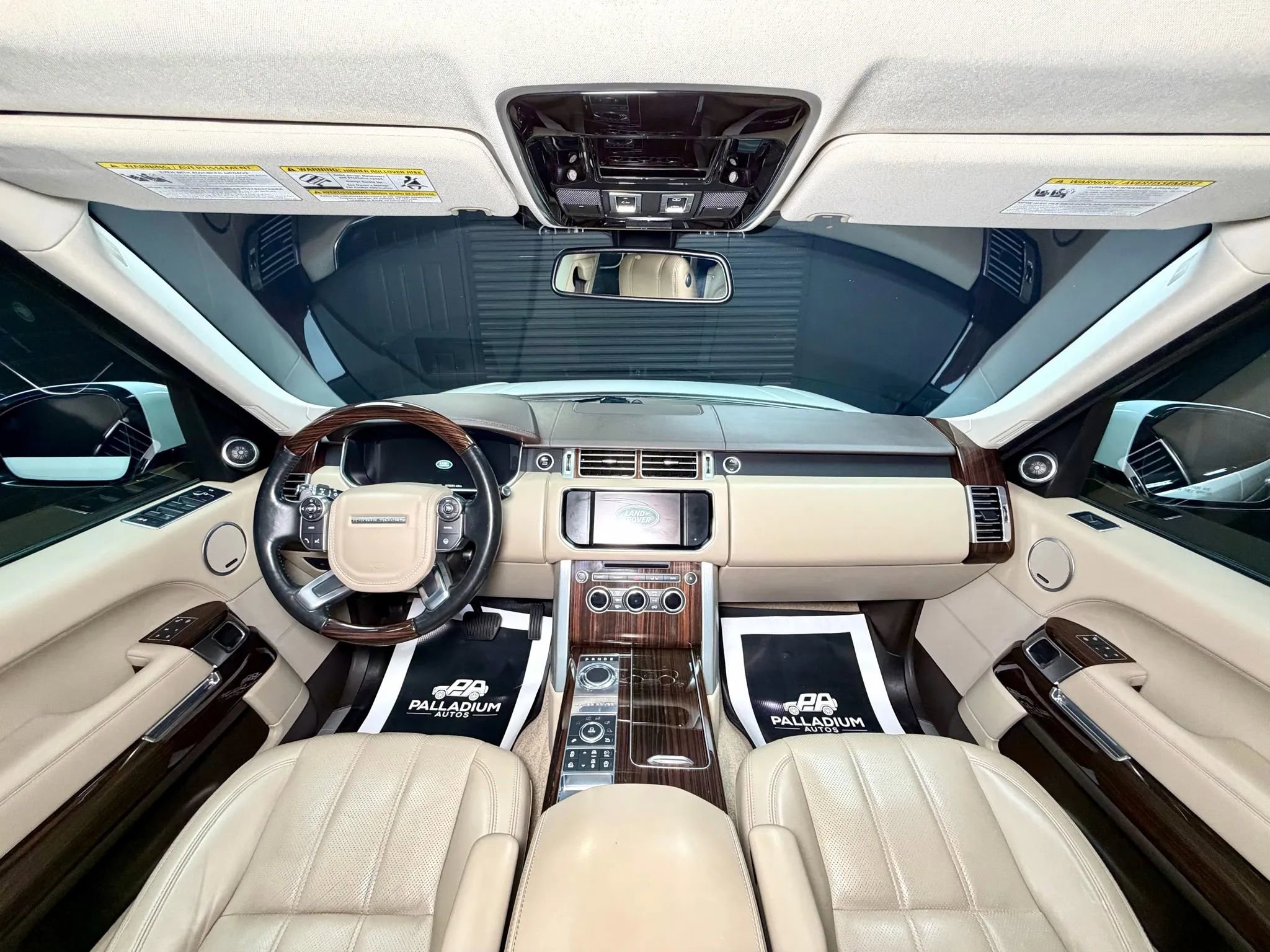 Used 2016 Land Rover Range Rover HSE image 28