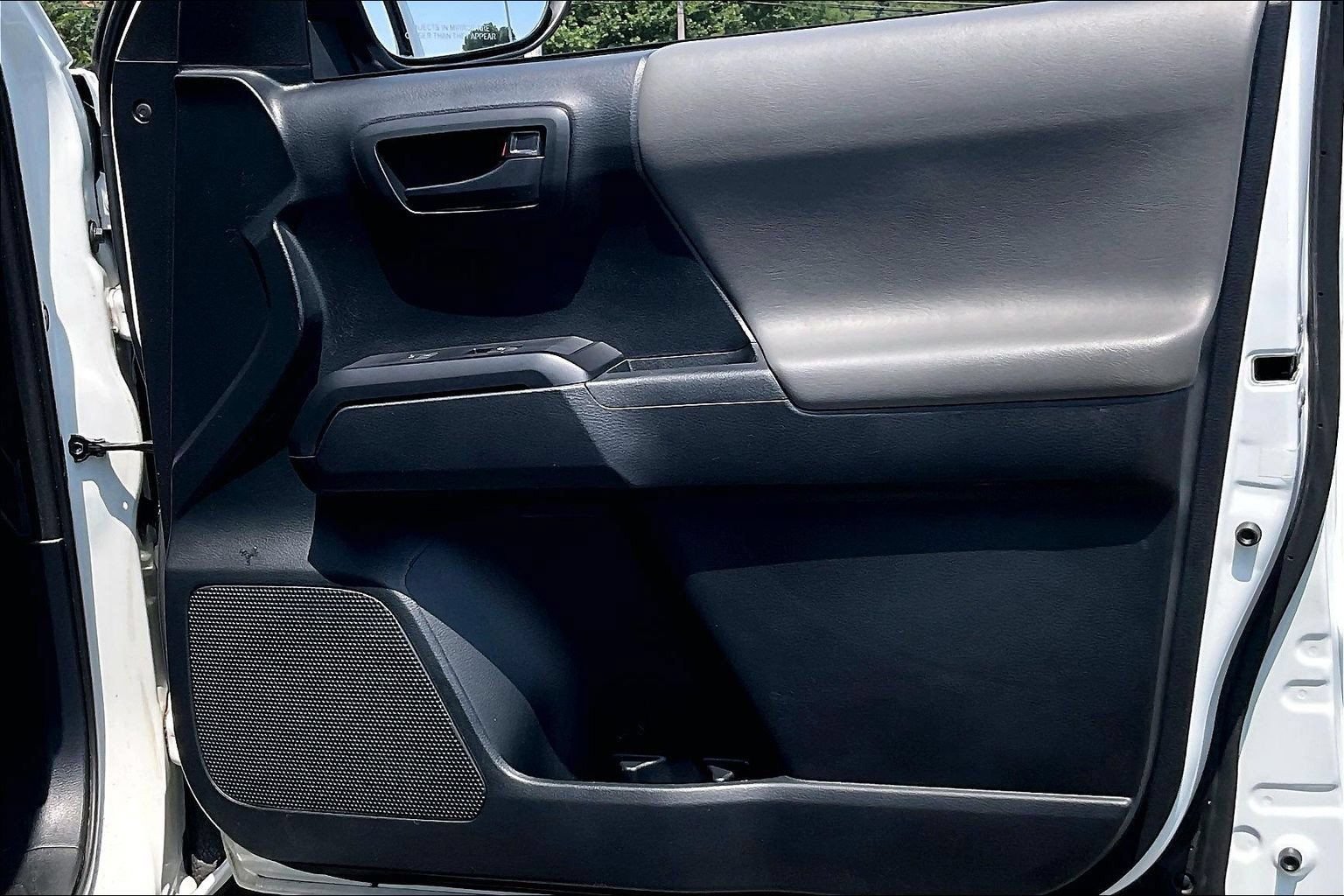 Used 2019 Toyota Tacoma SR w/ SX Package AWD/4WD image 22