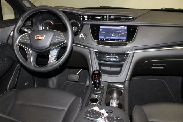 Used 2025 Cadillac XT5 Premium Luxury image 16
