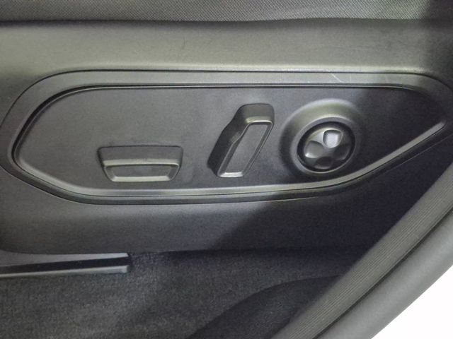 Used 2023 Jeep Grand Cherokee Overland AWD/4WD image 17