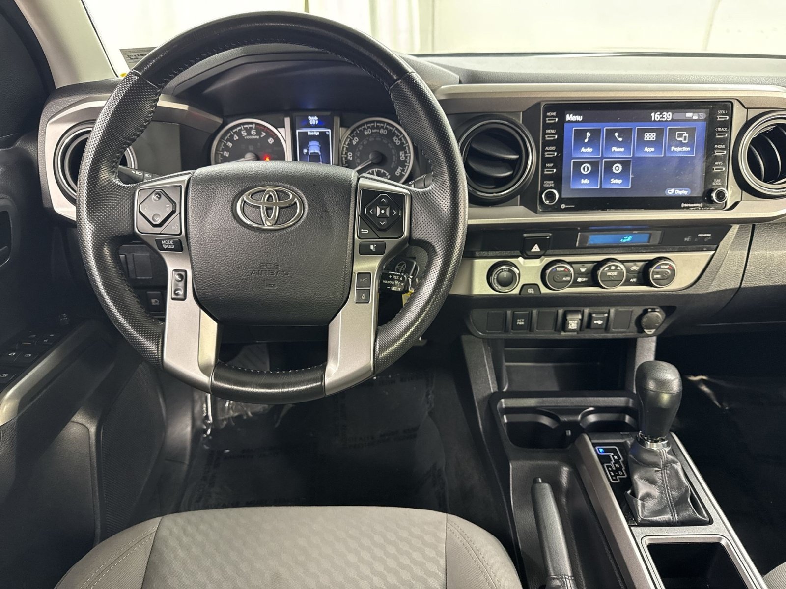 Used 2022 Toyota Tacoma SR5 AWD/4WD image 35