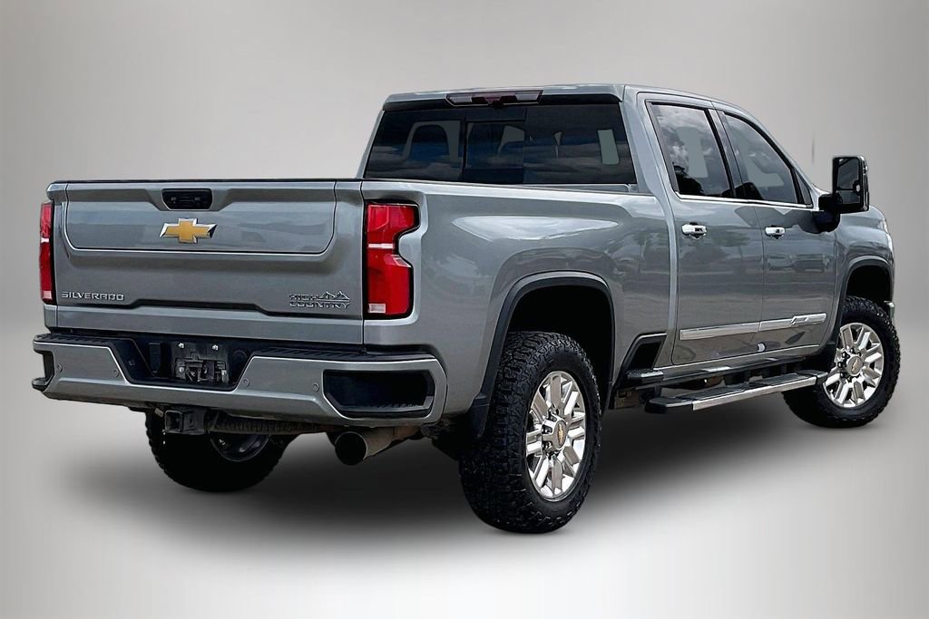 Used 2025 Chevrolet Silverado 2500 High Country w/ High Country Premium Package AWD/4WD image 5