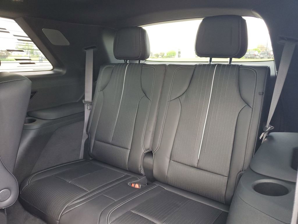 New 2026 Cadillac Vistiq Sport image 24