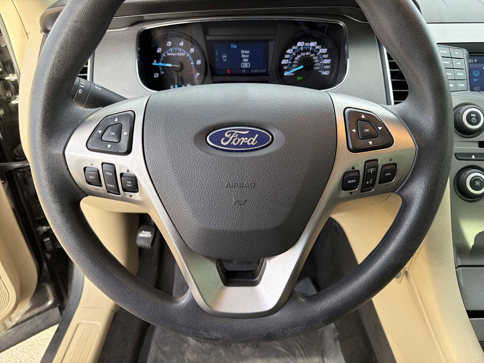 Used 2018 Ford Taurus SE image 22