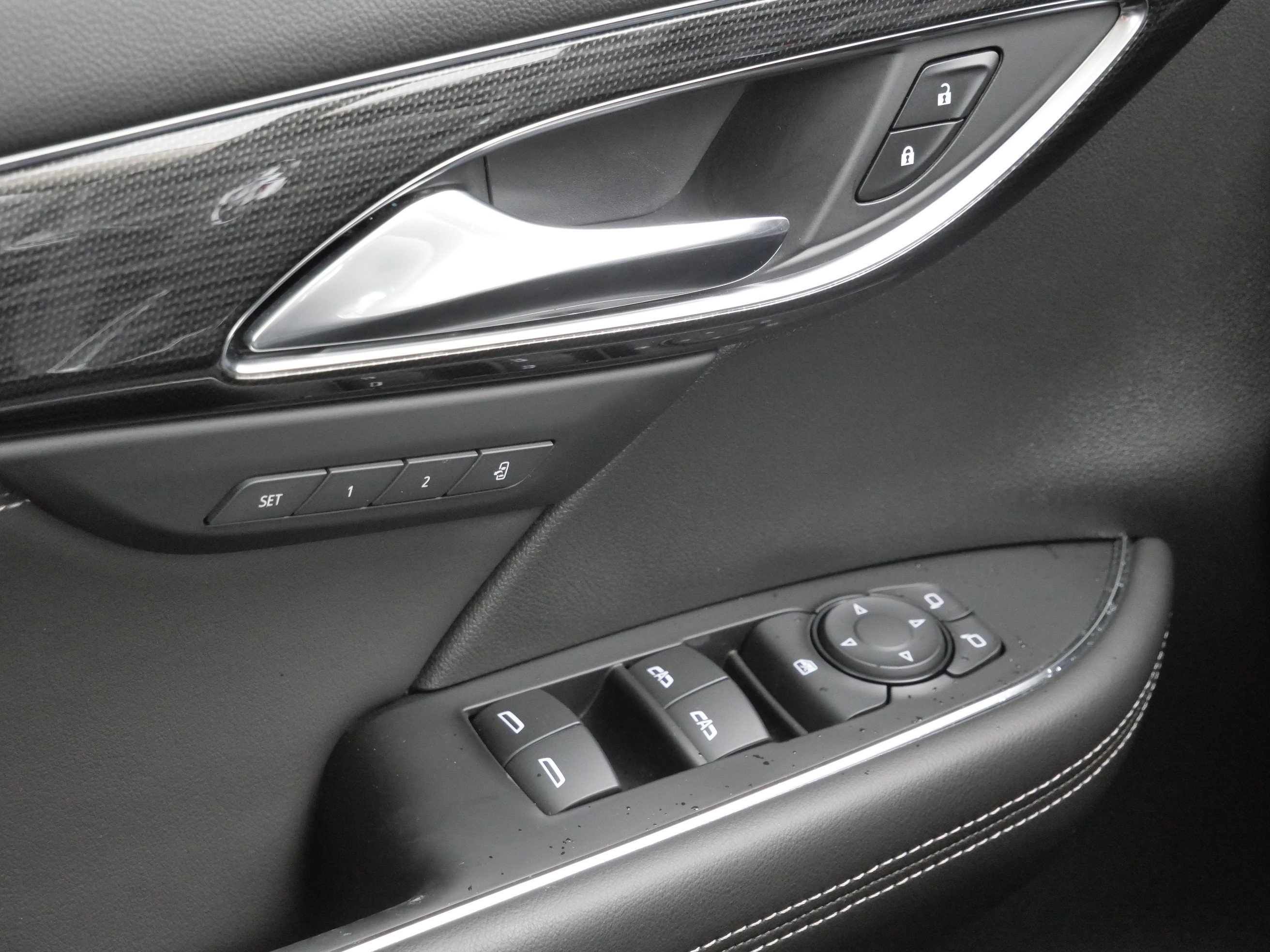 Used 2023 Buick Envision Essence image 17