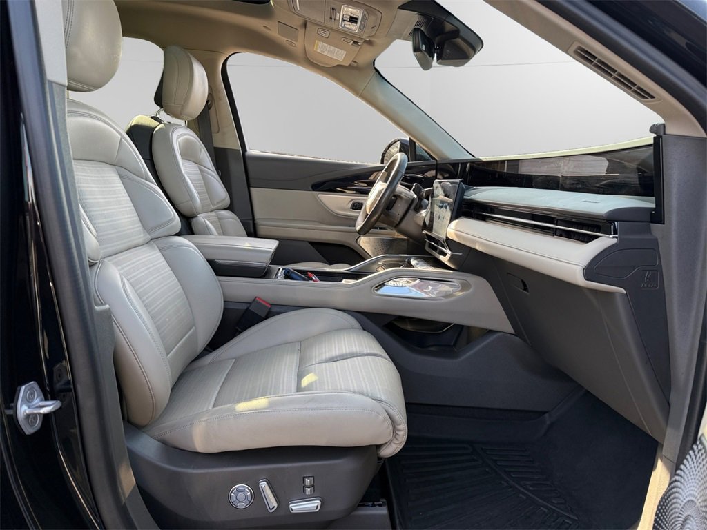 Used 2024 Lincoln Nautilus Reserve w/ Equipment Group 203A image 15