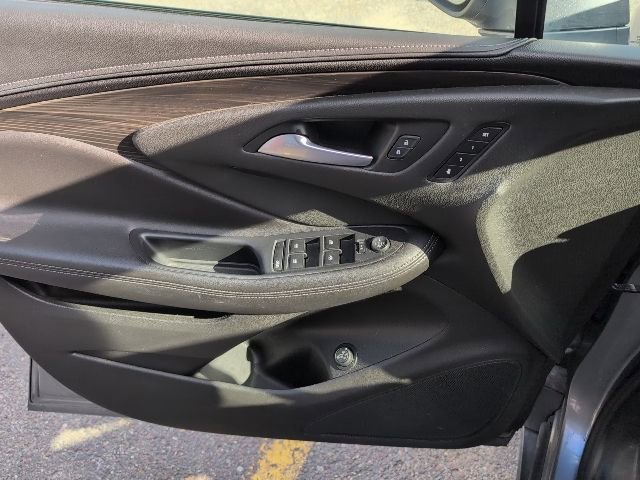 Used 2020 Buick Envision Essence w/ Experience Buick Package AWD/4WD image 15