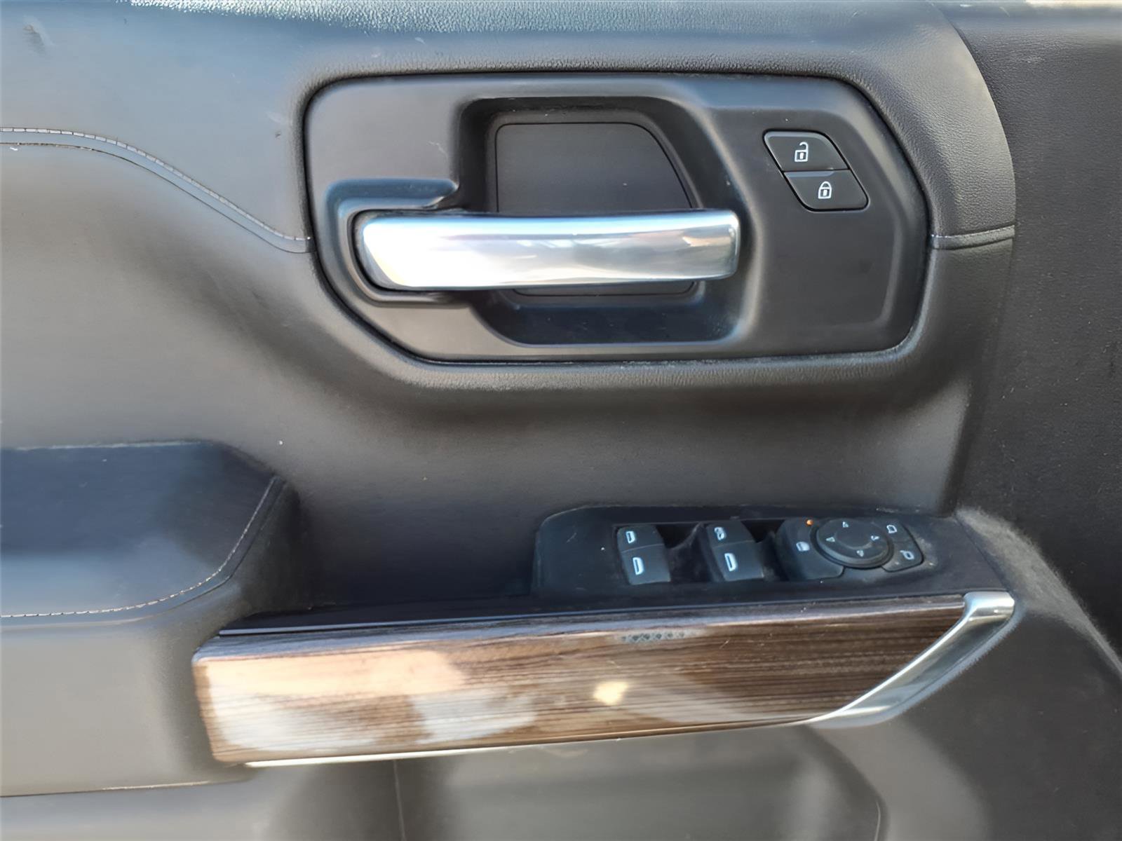 Used 2020 Chevrolet Silverado 1500 LT w/ All-Star Edition image 16