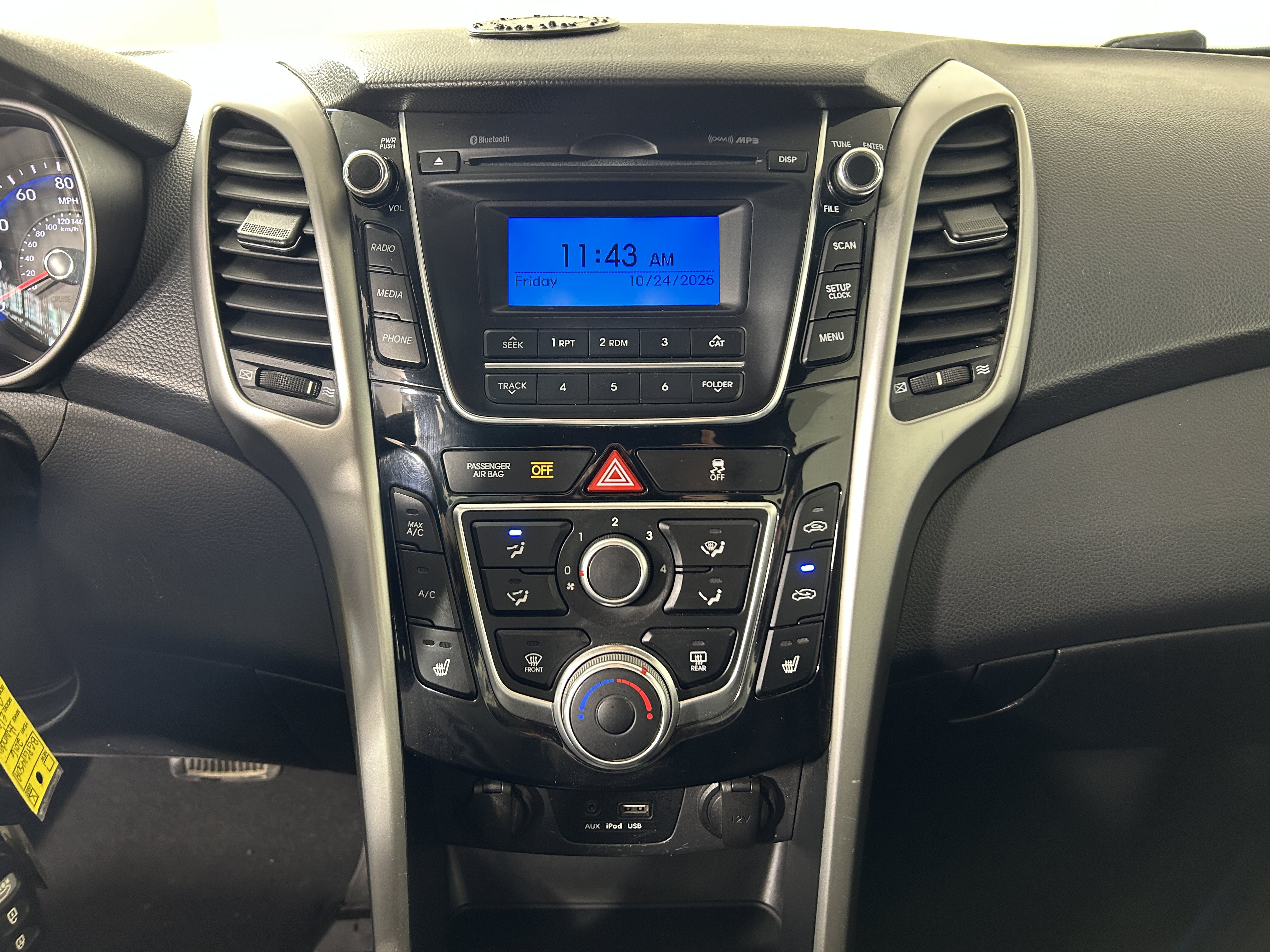 Used 2016 Hyundai Elantra GT FWD image 15