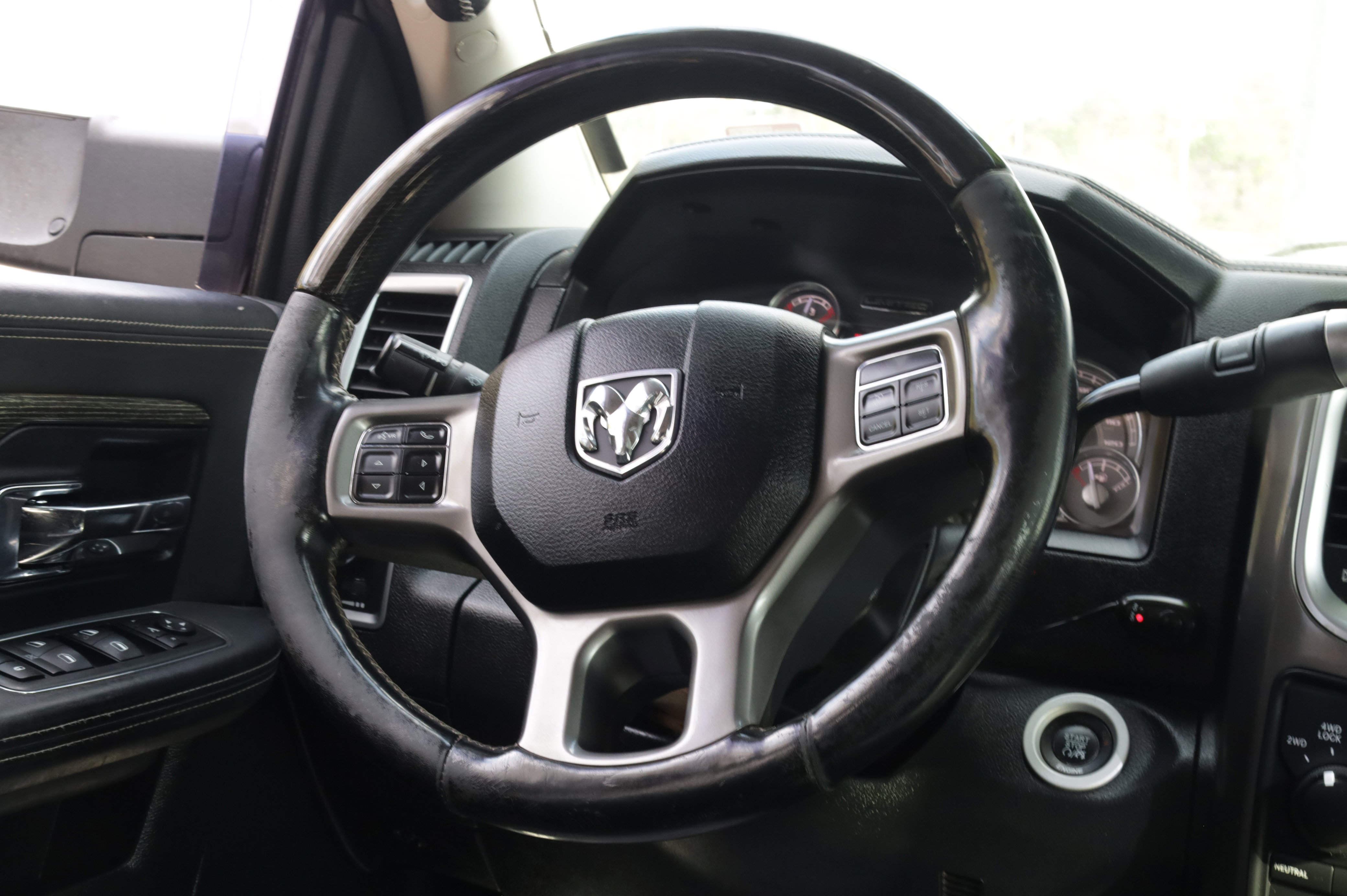 Used 2015 RAM 2500 Limited image 6