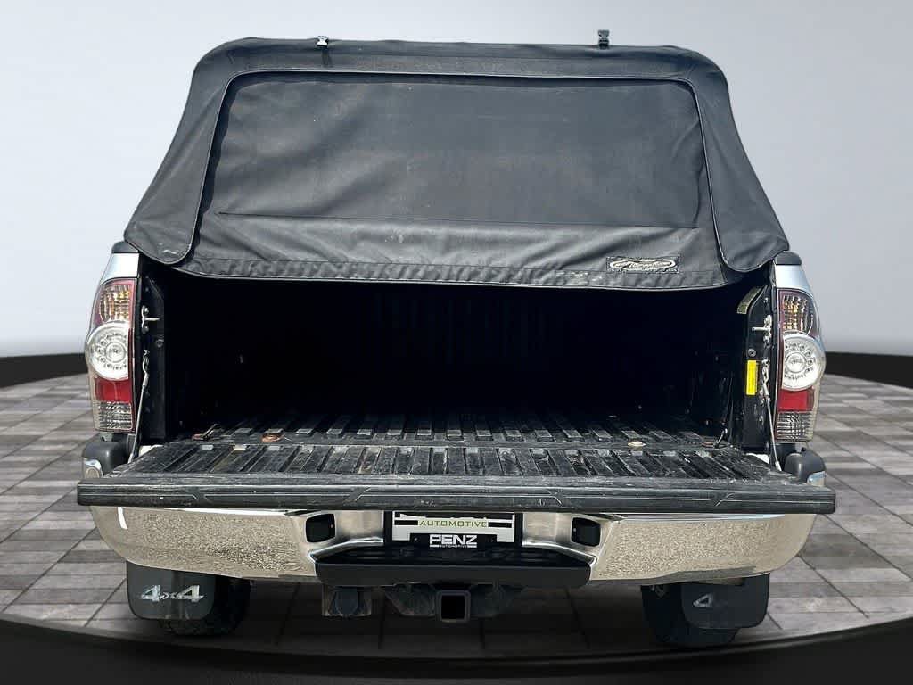 Used 2011 Toyota Tacoma 4x4 Double Cab w/ SR5 Pkg #2 image 9