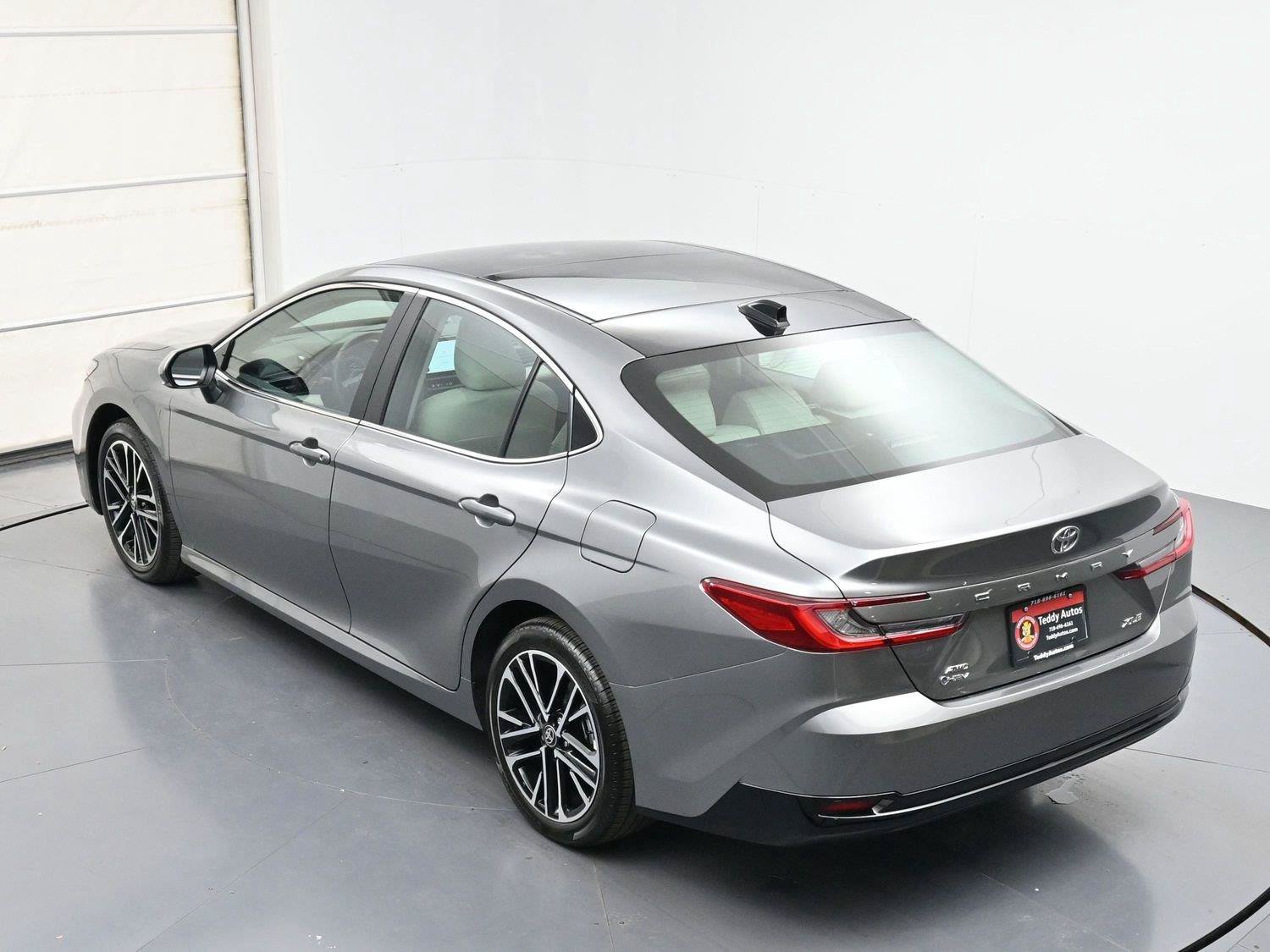 Used 2025 Toyota Camry XLE w/ Premium Plus Package AWD/4WD image 34