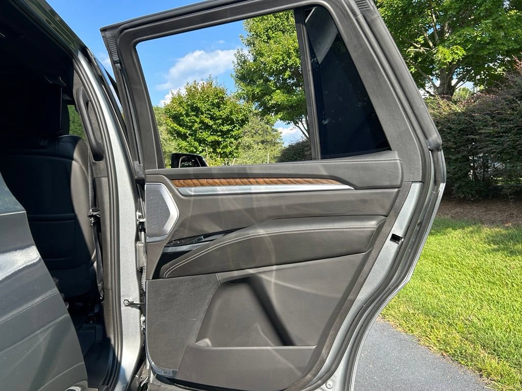 Used 2025 Cadillac Escalade Sport Platinum w/ LPO, ONYX Package RWD image 78