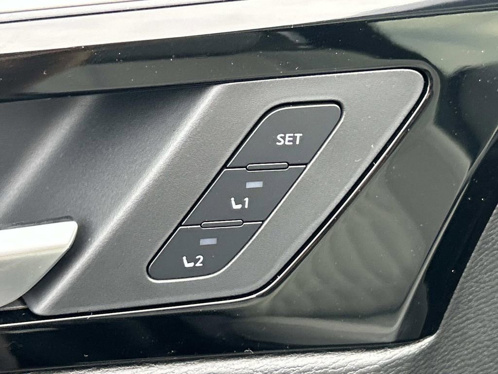 New 2025 Mitsubishi Outlander SEL image 25
