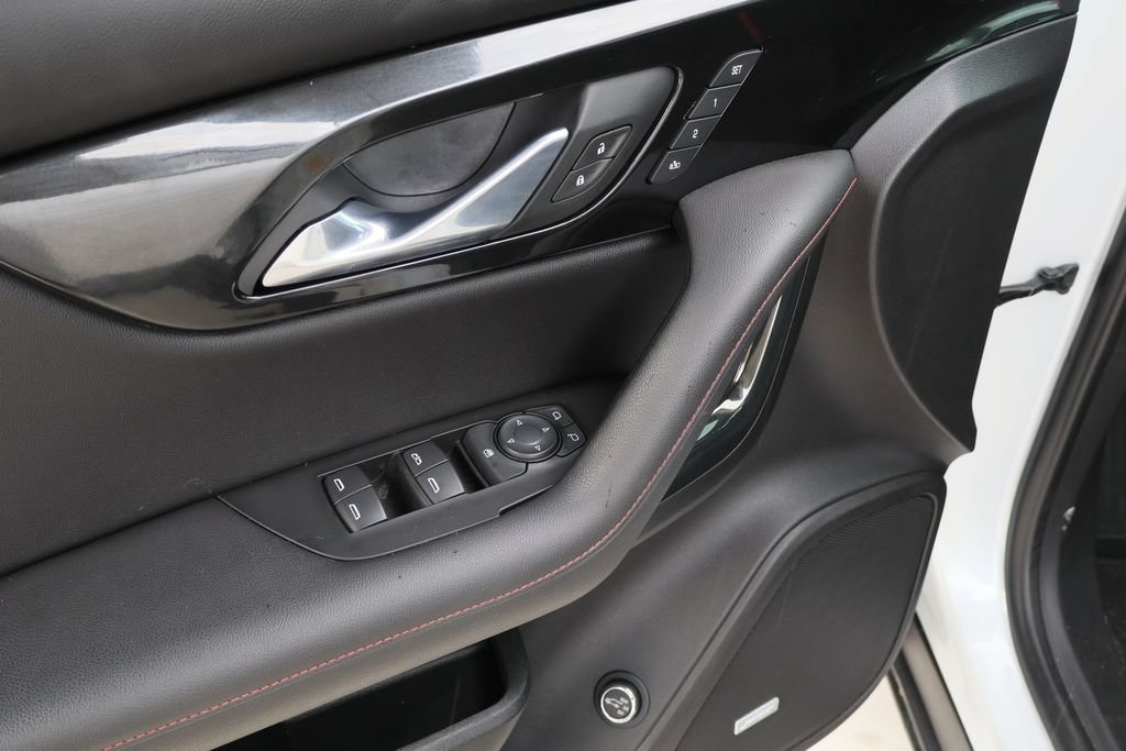Used 2021 Chevrolet Blazer RS w/ Enhanced Convenience Package FWD image 11