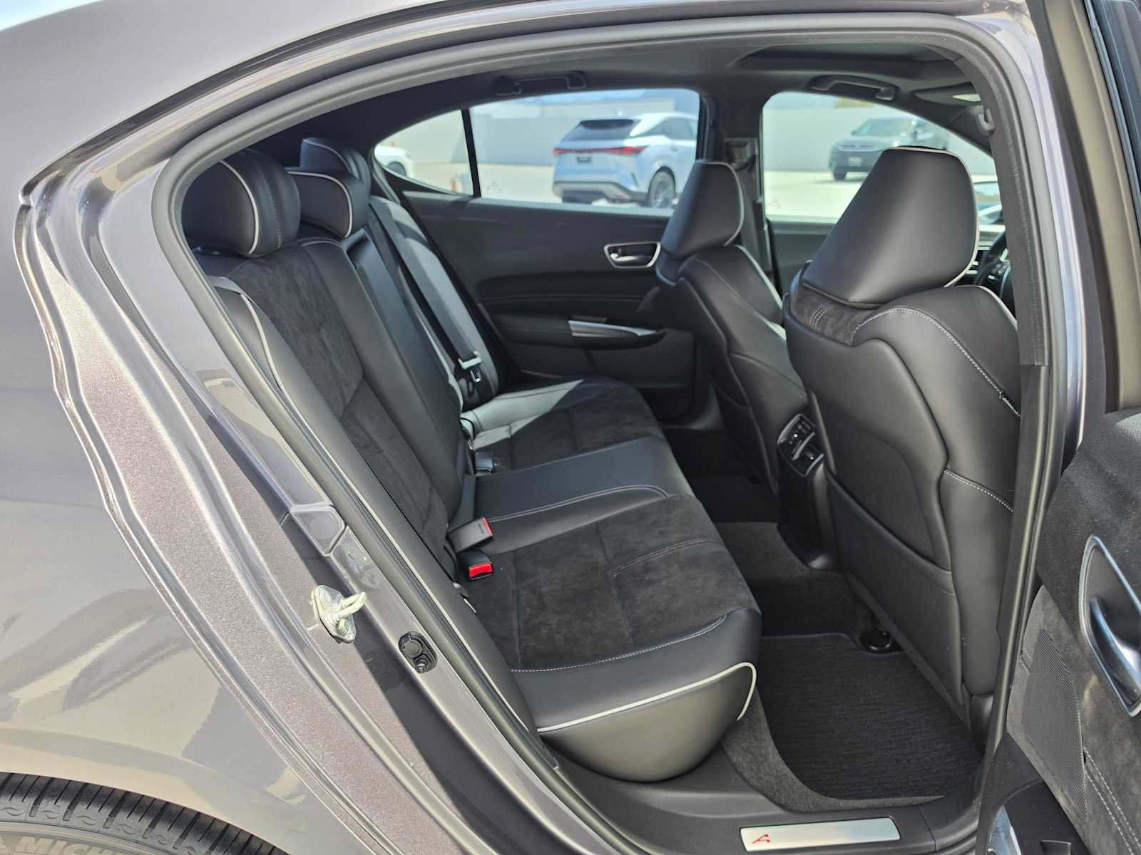 Used 2018 Acura TLX w/ Technology & A-SPEC Package FWD image 12