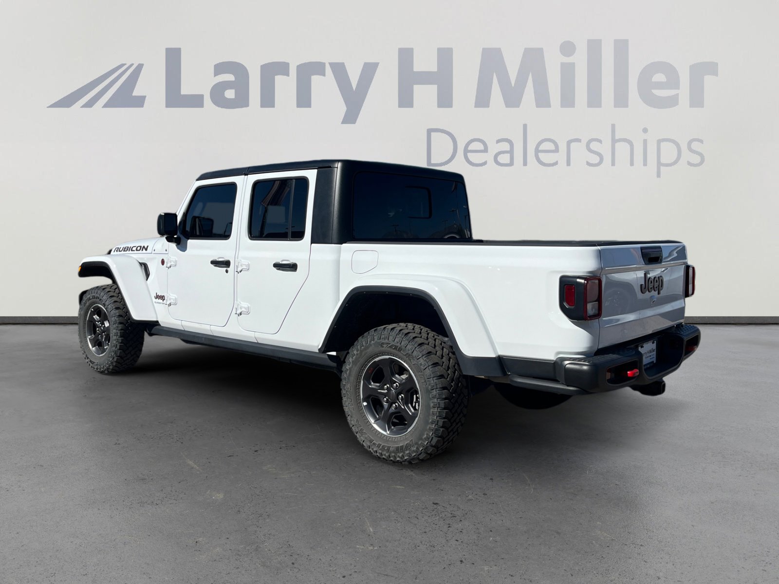 Used 2023 Jeep Gladiator Rubicon w/ Trailer Tow Package image 3