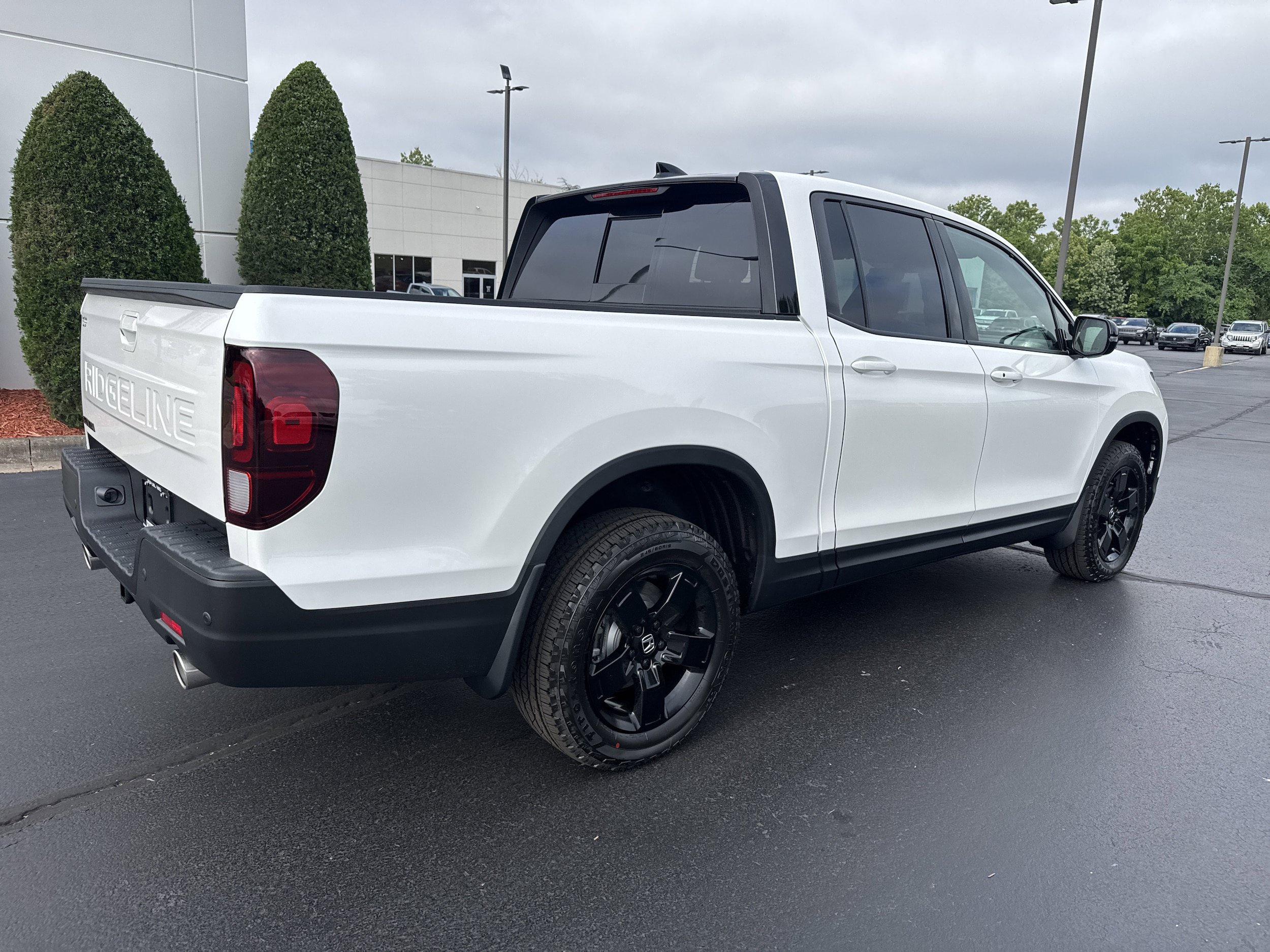 New 2026 Honda Ridgeline Black Edition image 4