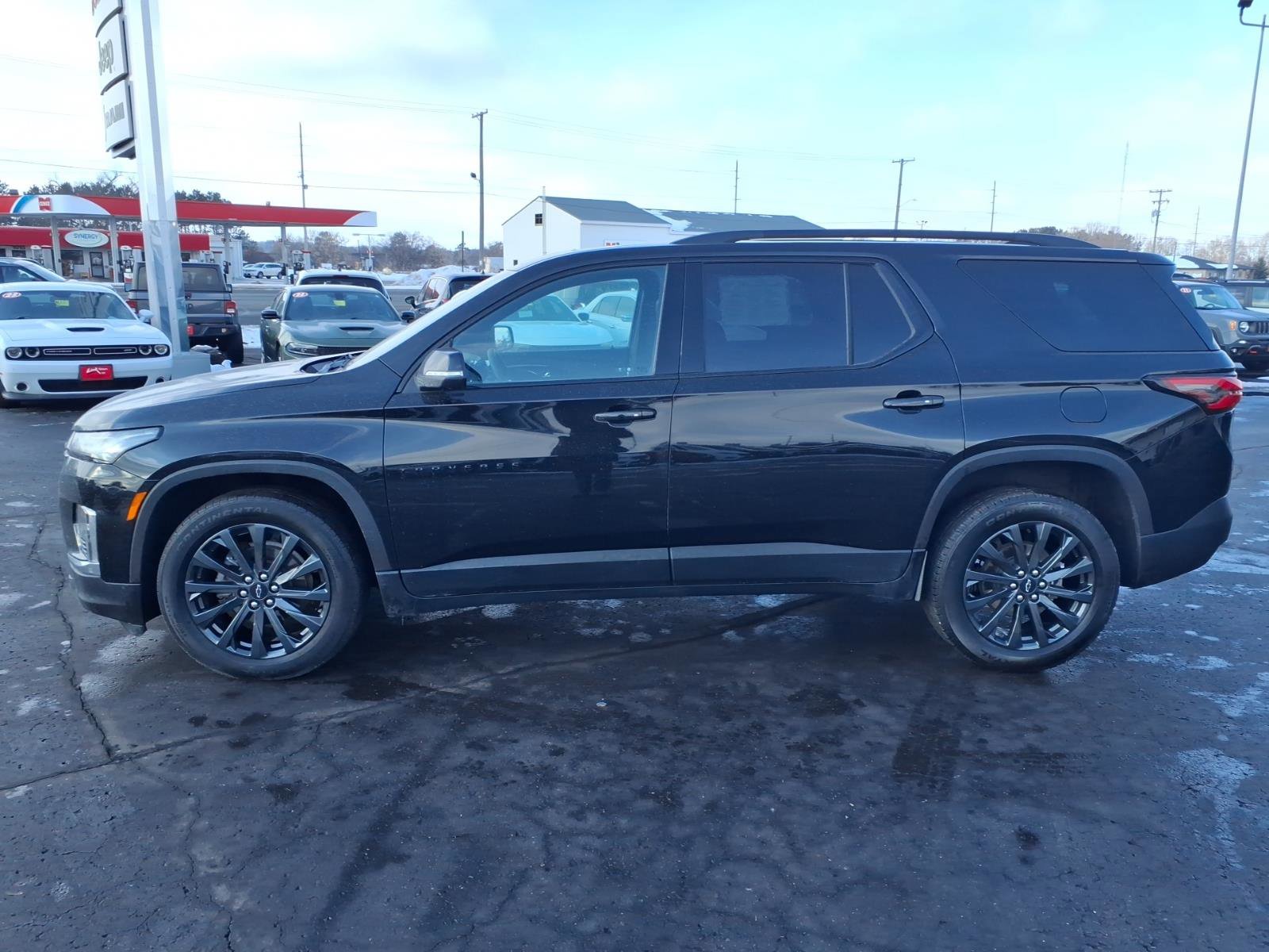 Used 2023 Chevrolet Traverse RS w/ LPO, Floor Liner Package image 7