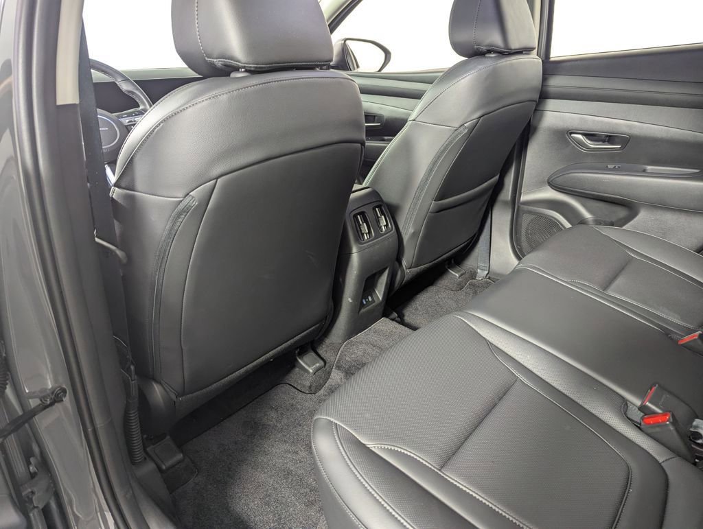 Used 2025 Hyundai Tucson SEL image 32