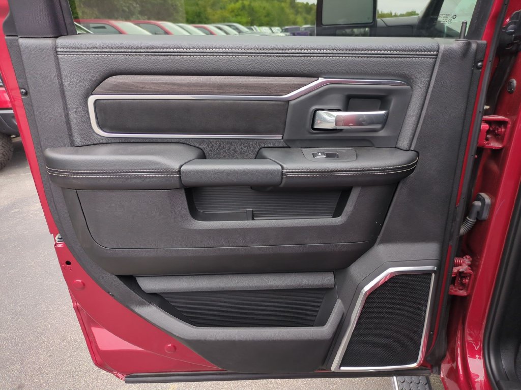 New 2026 RAM 3500 Laramie AWD/4WD image 28