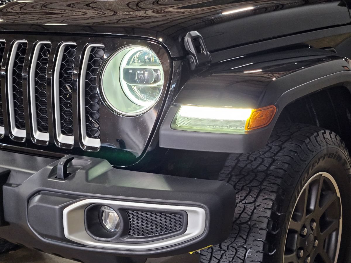Used 2020 Jeep Gladiator Overland AWD/4WD image 13