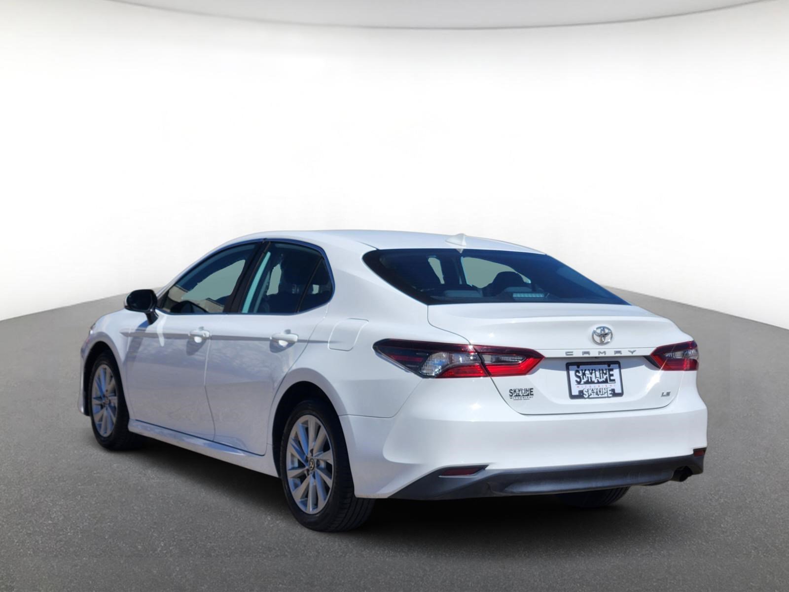 Used 2024 Toyota Camry LE FWD image 4