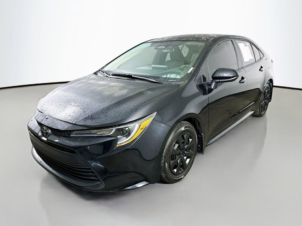 Used 2025 Toyota Corolla LE image 3