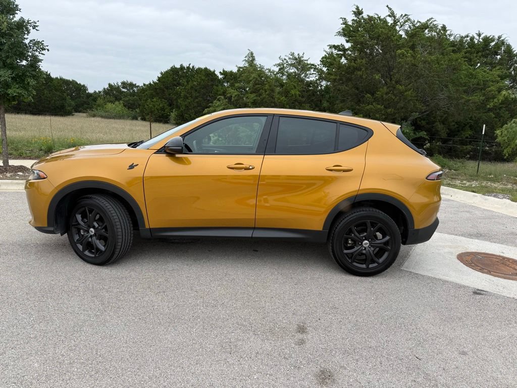 Used 2024 Dodge Hornet GT w/ GT Blacktop Package AWD/4WD image 8