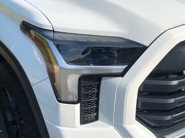 Used 2022 Toyota Tundra SR5 w/ Convenience Package RWD image 4