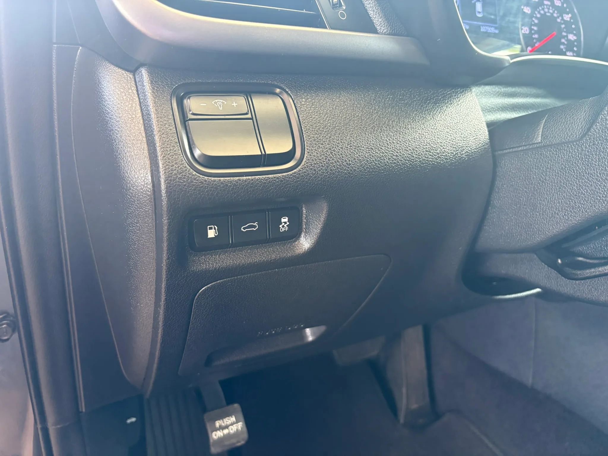 Used 2017 Kia Optima LX image 13