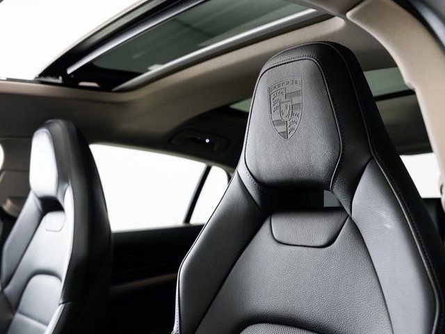Certified 2024 Porsche Panamera 4 image 10