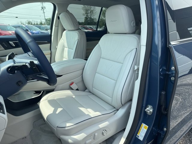 New 2026 Buick Enclave Avenir w/ LPO, Floor Liner Package image 13