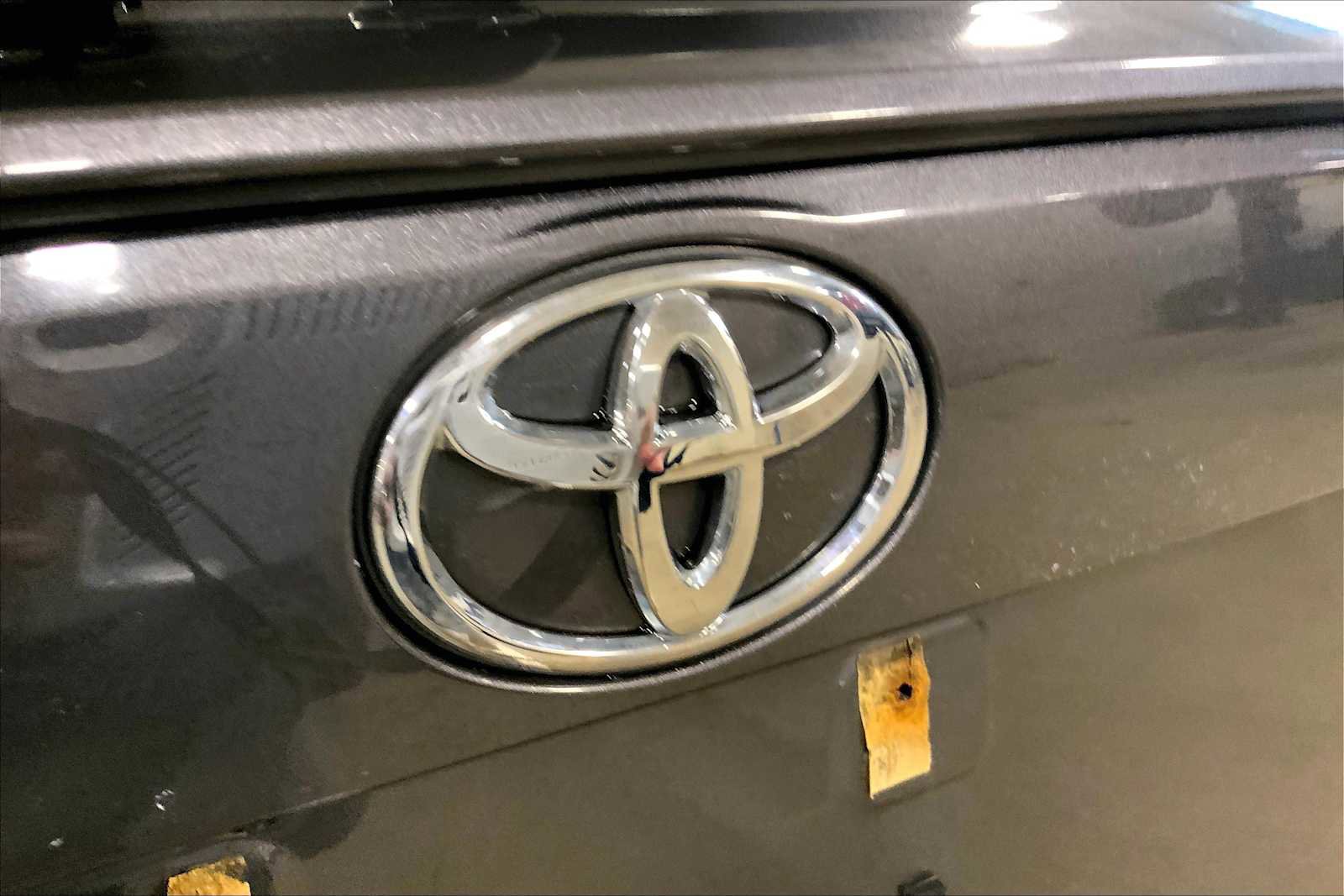 Used 2020 Toyota RAV4 XLE w/ Convenience Package AWD/4WD image 33