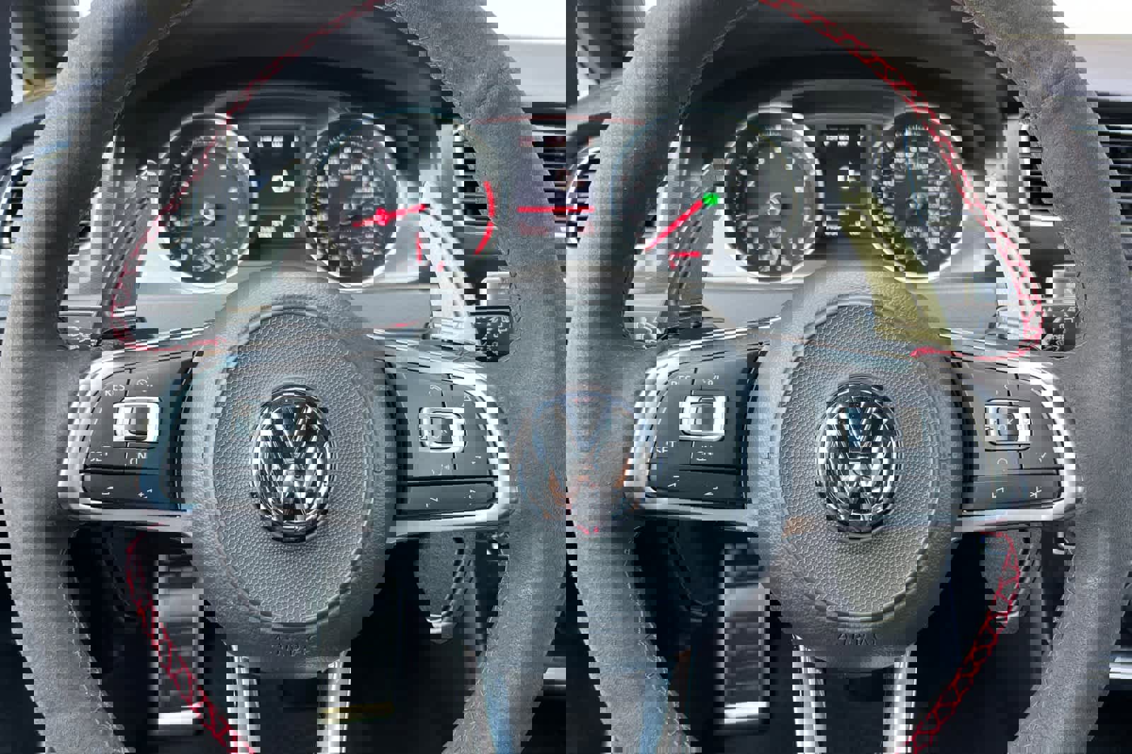 Used 2017 Volkswagen GTI Sport image 25