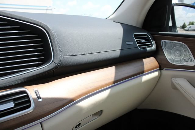 Used 2024 Mercedes-Benz GLS 450 4MATIC image 20