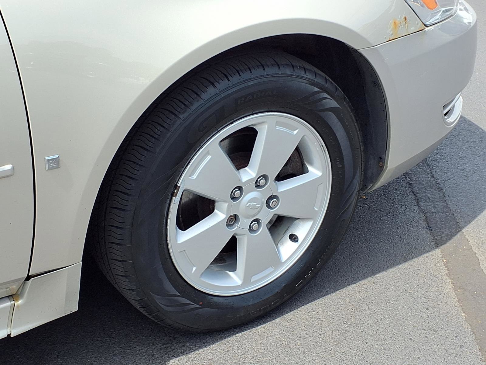 Used 2009 Chevrolet Impala LT w/ Luxury Edition Package FWD image 24